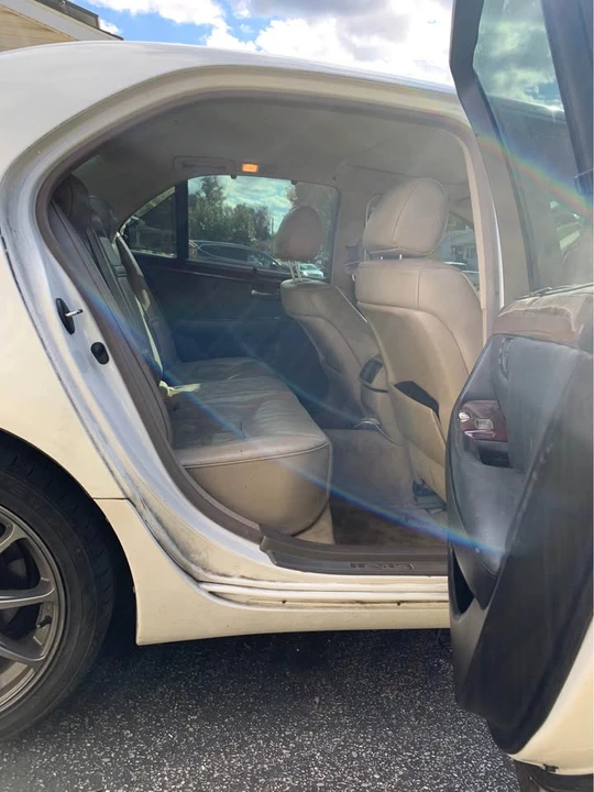 2003 Lexus LS 3rd Gen - Image 12 of 17