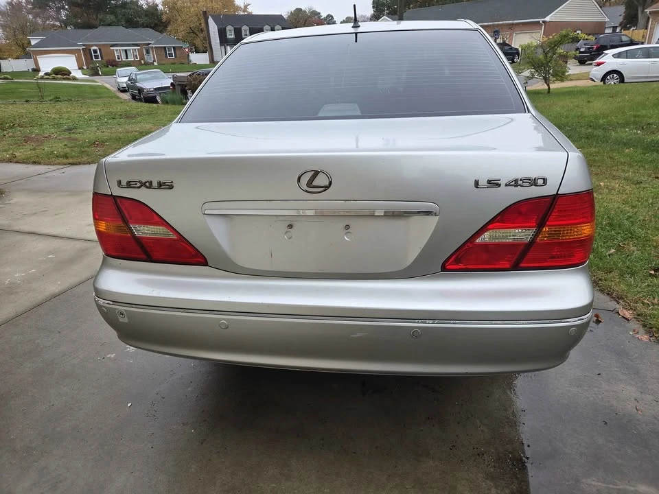2003 Lexus LS 3rd Gen - Image 6 of 16