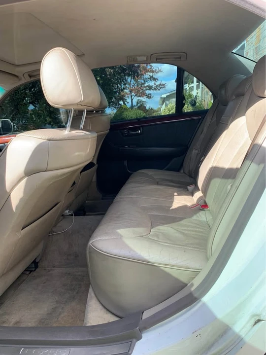 2003 Lexus LS 3rd Gen - Image 13 of 17