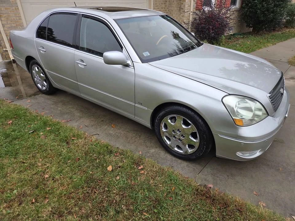 2003 Lexus LS 3rd Gen - Image 4 of 16