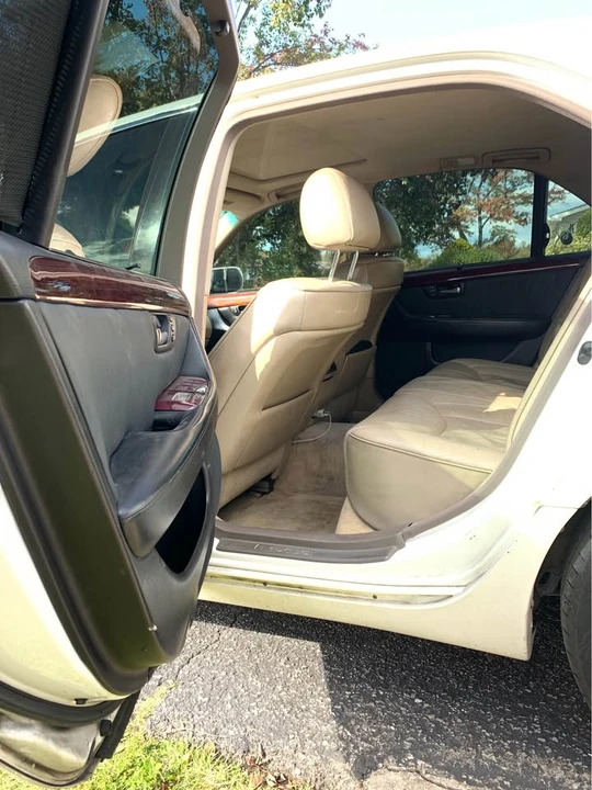 2003 Lexus LS 3rd Gen - Image 14 of 17