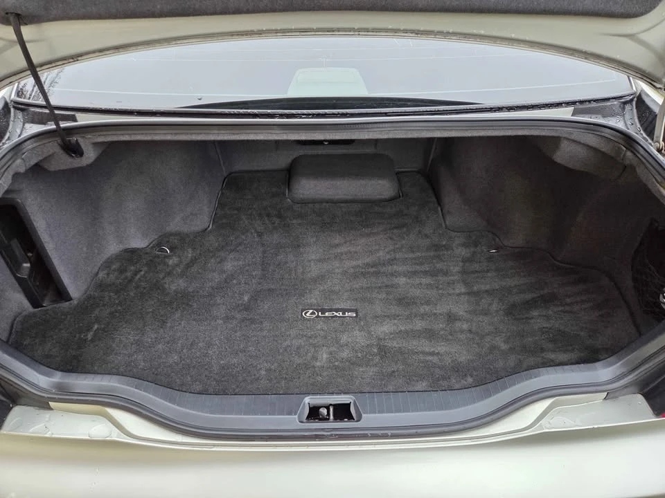 2003 Lexus LS 3rd Gen - Image 14 of 16
