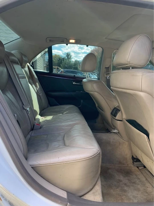 2003 Lexus LS 3rd Gen - Image 11 of 17