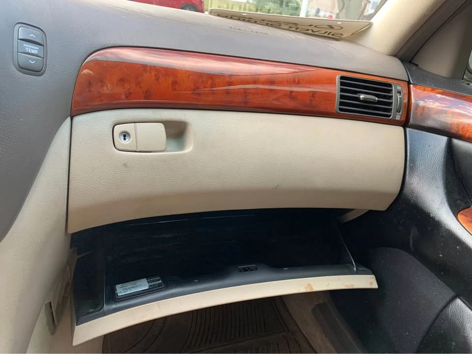 2003 Lexus LS 3rd Gen - Image 7 of 17
