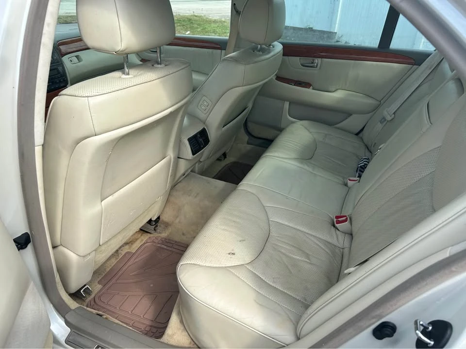 2003 Lexus LS 3rd Gen - Image 4 of 5