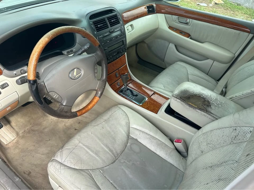 2003 Lexus LS 3rd Gen - Image 5 of 5
