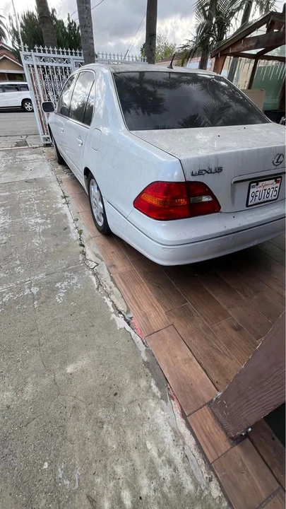 2003 Lexus LS 3rd Gen - Image 2 of 8