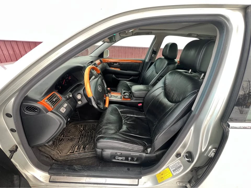2003 Lexus LS 3rd Gen - Image 4 of 8