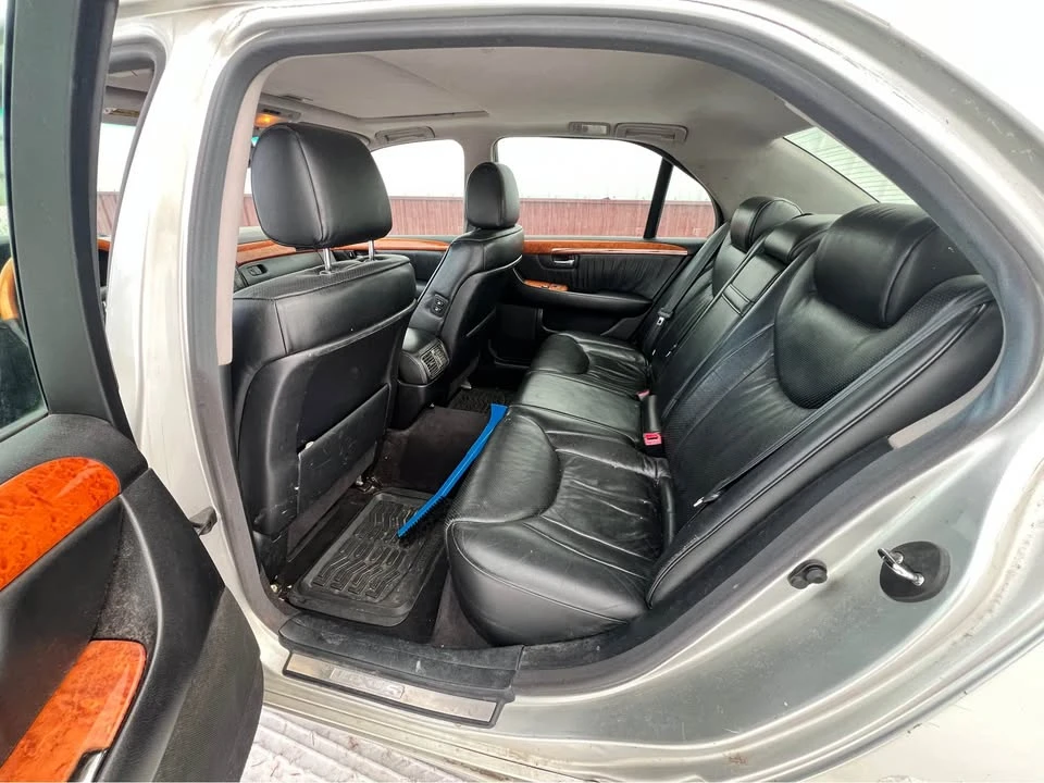 2003 Lexus LS 3rd Gen - Image 5 of 8