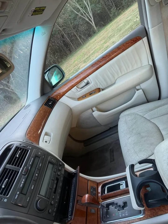 2003 Lexus LS 3rd Gen - Image 4 of 5