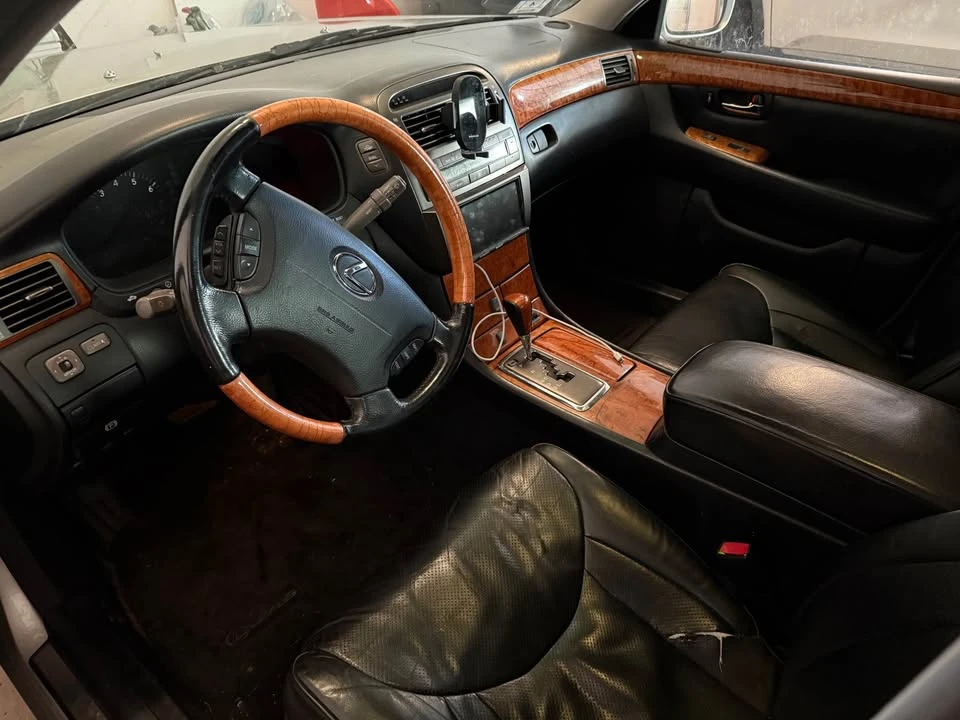 2003 Lexus LS 3rd Gen - Image 2 of 5