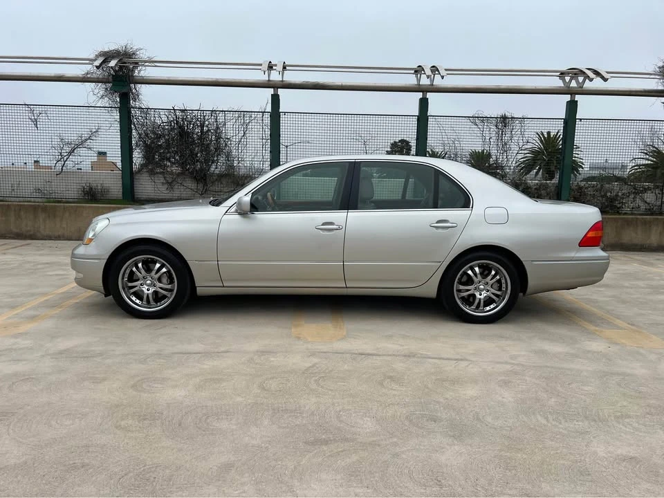 2003 Lexus LS 3rd Gen - Image 12 of 14