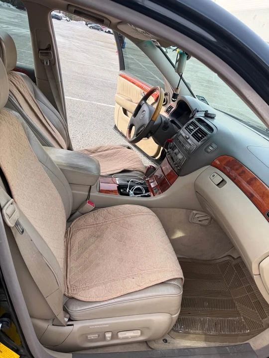2003 Lexus LS 3rd Gen - Image 11 of 17