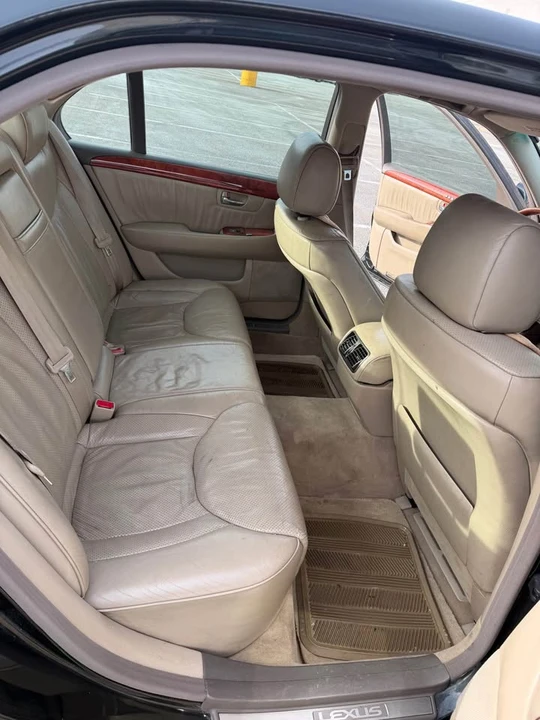 2003 Lexus LS 3rd Gen - Image 13 of 17