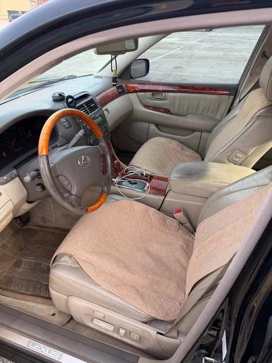 2003 Lexus LS 3rd Gen - Image 14 of 17