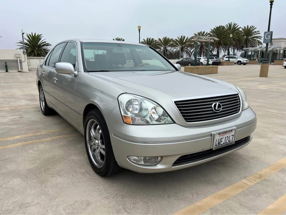 2003 Lexus LS 3rd Gen - Image 10 of 14