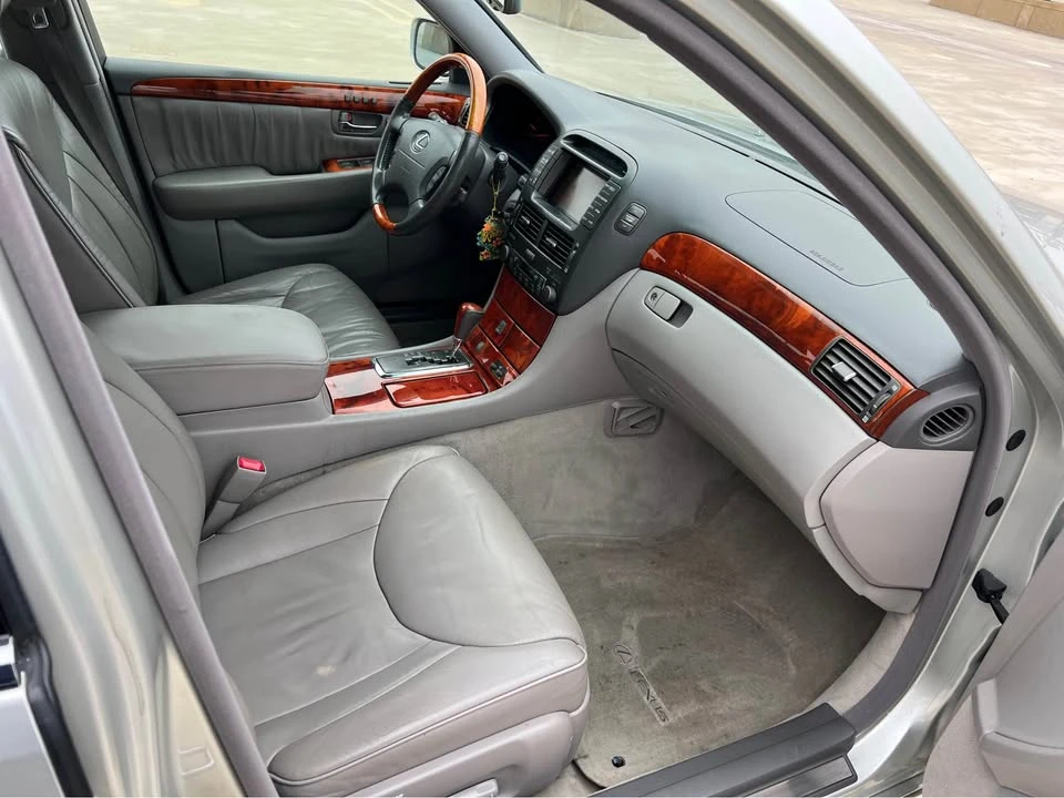 2003 Lexus LS 3rd Gen - Image 4 of 14