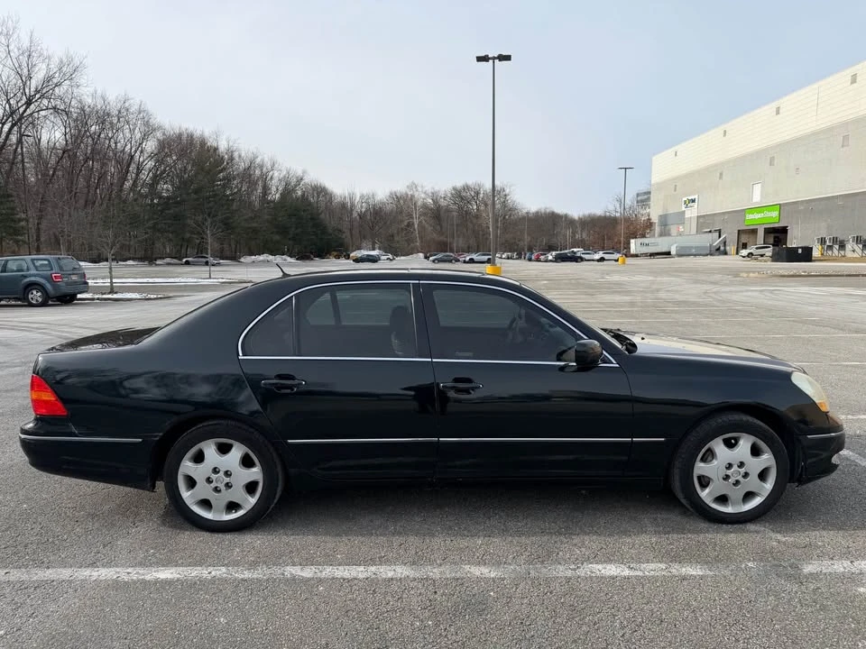 2003 Lexus LS 3rd Gen - Image 5 of 17