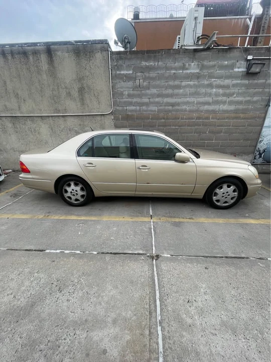 2003 Lexus LS 3rd Gen - Image 4 of 6