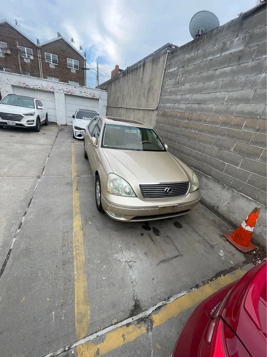 2003 Lexus LS 3rd Gen - Image 3 of 6
