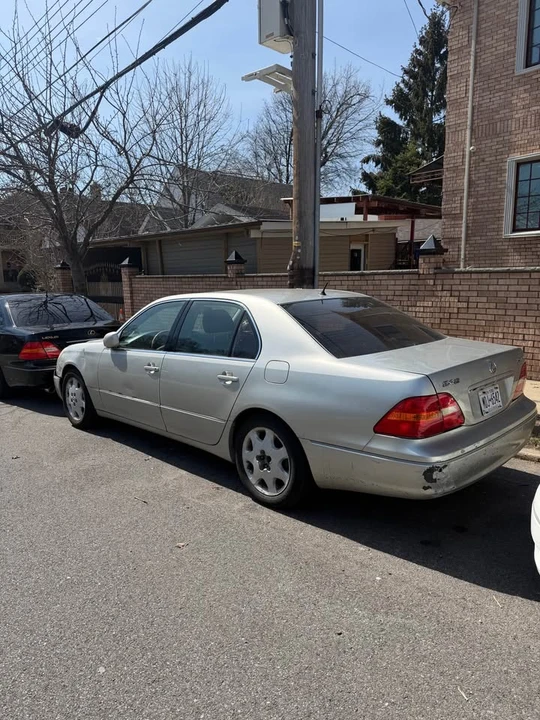 2003 Lexus LS 3rd Gen - Image 3 of 9