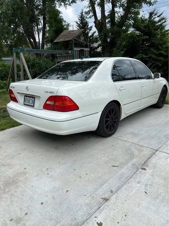 2003 Lexus LS 3rd Gen - Image 3 of 4