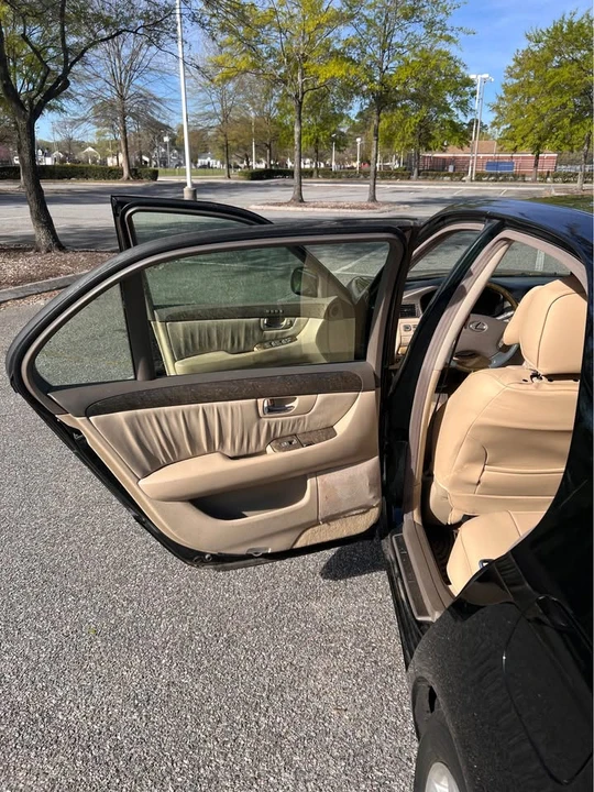 2003 Lexus LS 3rd Gen - Image 11 of 18