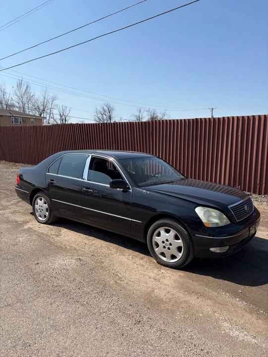 2003 Lexus LS 3rd Gen - Image 2 of 4