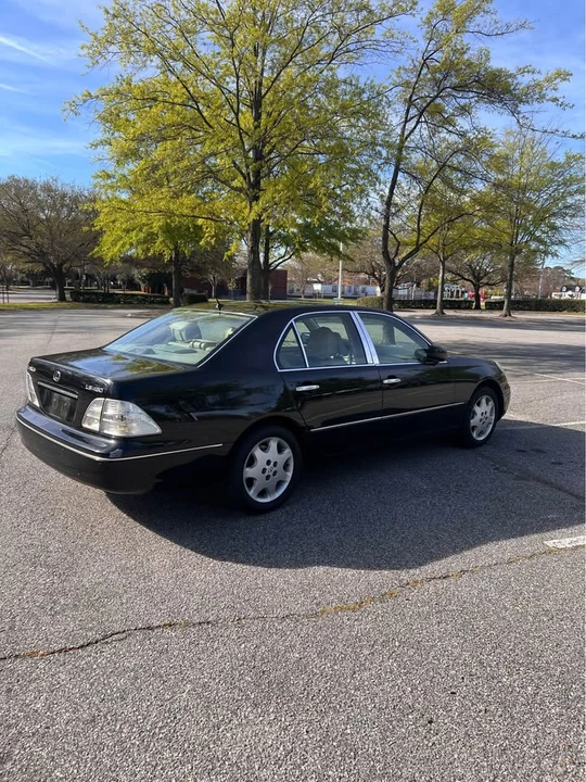 2003 Lexus LS 3rd Gen - Image 5 of 18