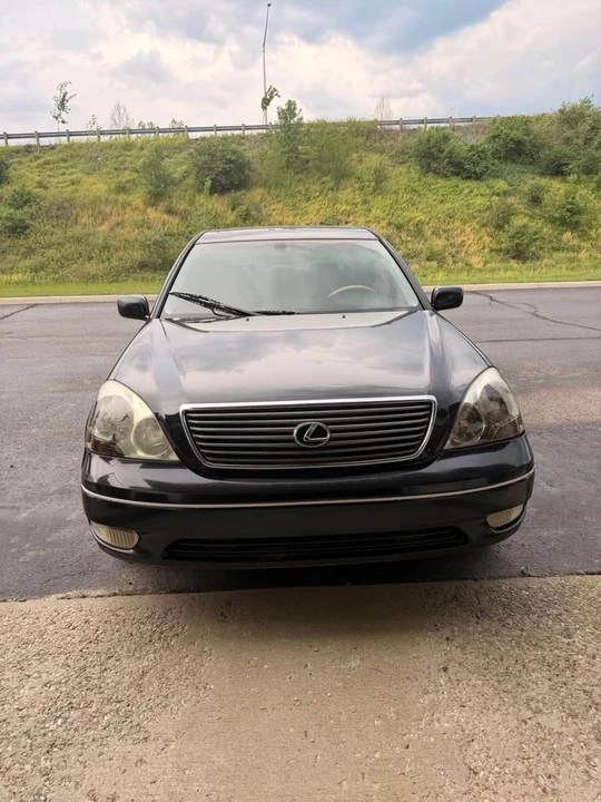 2003 Lexus LS 3rd Gen - Image 9 of 9