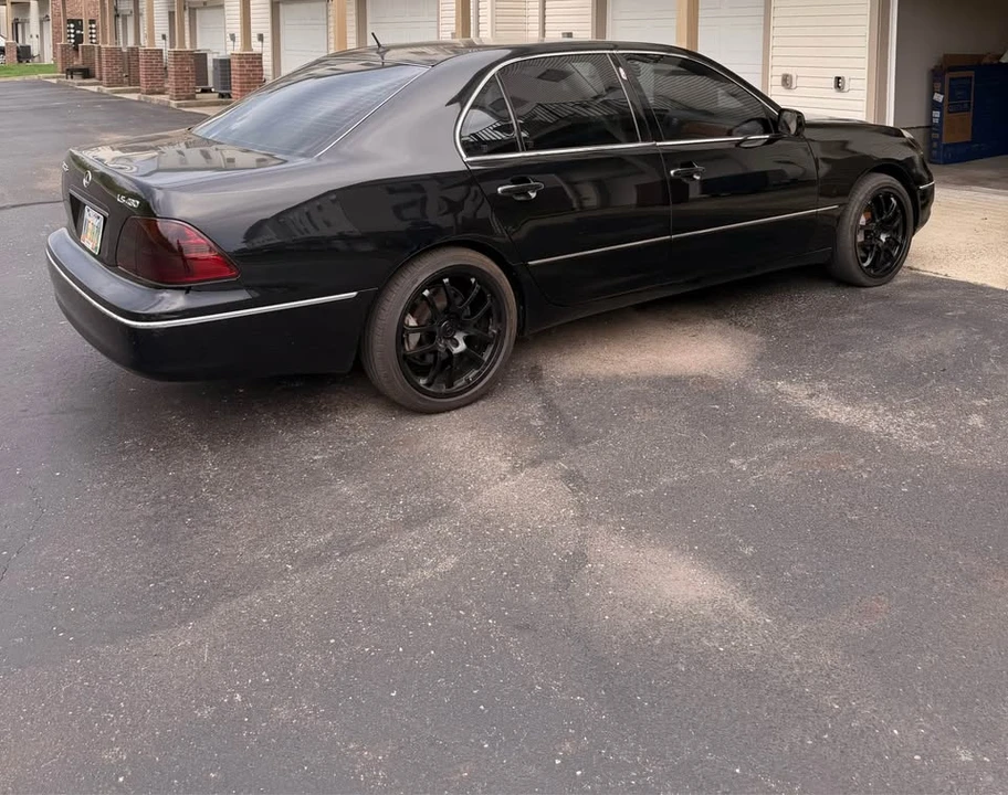 2003 Lexus LS 3rd Gen - Image 7 of 9
