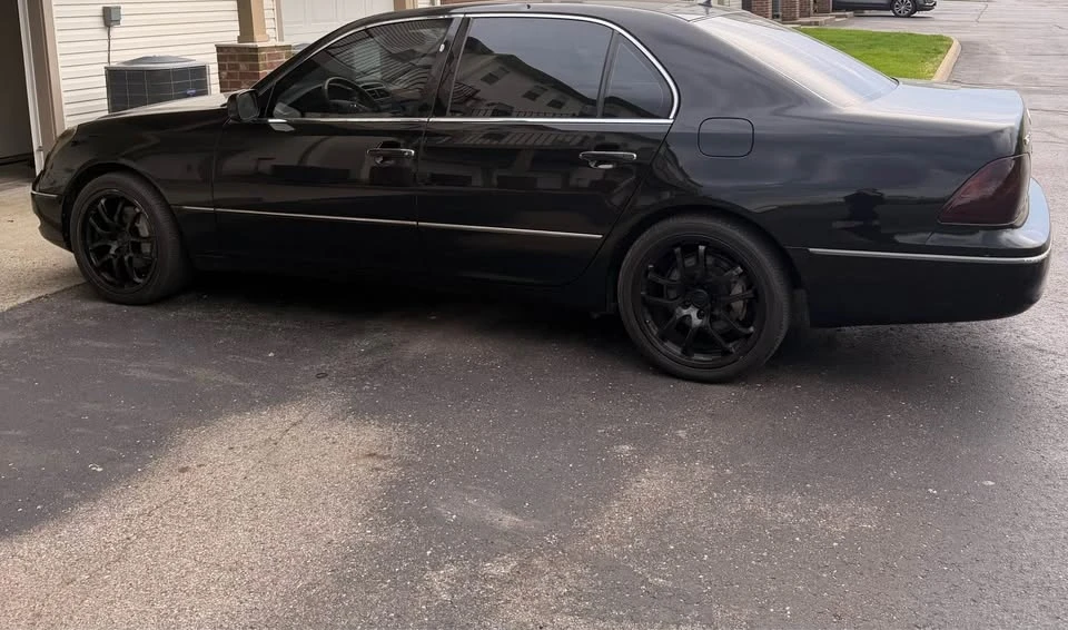 2003 Lexus LS 3rd Gen - Image 4 of 9