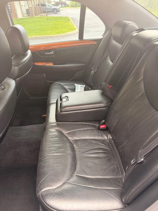 2003 Lexus LS 3rd Gen - Image 6 of 9