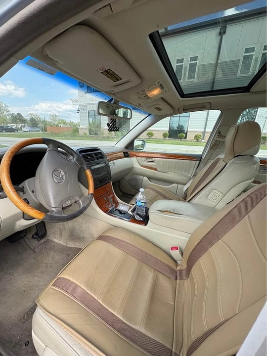 2003 Lexus LS 3rd Gen - Image 9 of 13