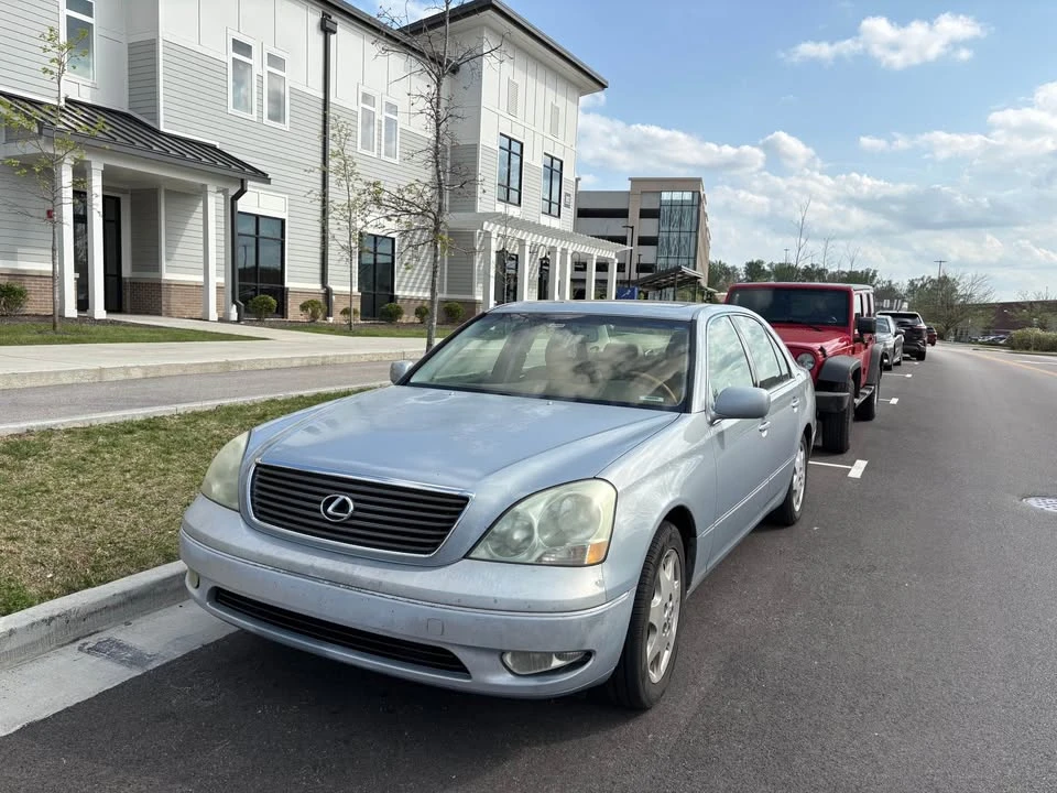 2003 Lexus LS 3rd Gen - Image 11 of 13