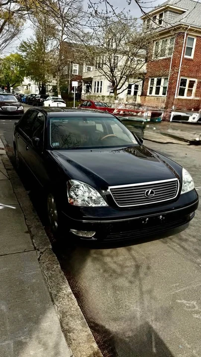 2003 Lexus LS 3rd Gen - Image 3 of 18