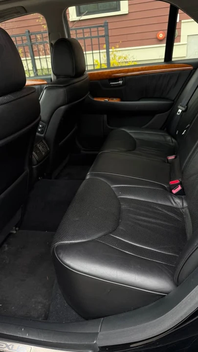 2003 Lexus LS 3rd Gen - Image 9 of 18