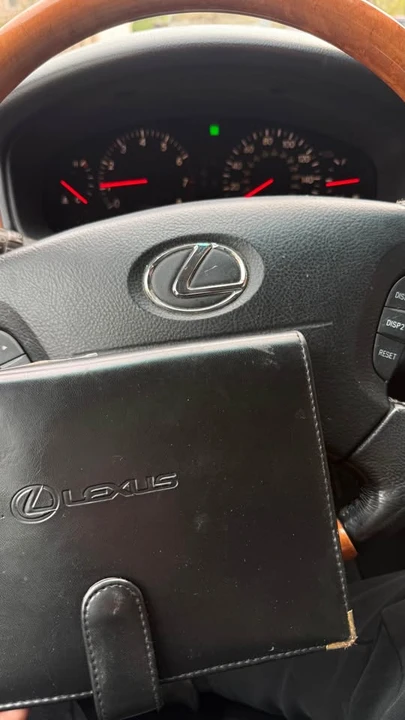 2003 Lexus LS 3rd Gen - Image 14 of 18