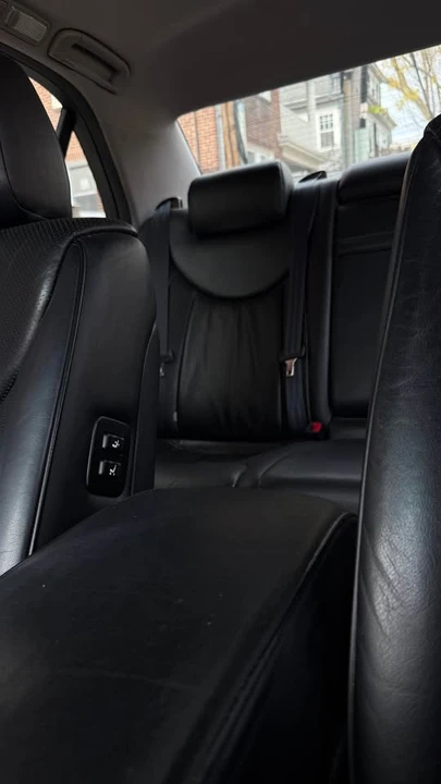 2003 Lexus LS 3rd Gen - Image 12 of 18