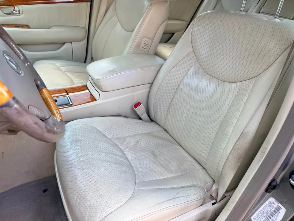 2003 Lexus LS 3rd Gen - Image 11 of 20