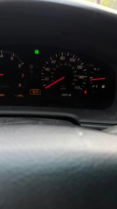 2003 Lexus LS 3rd Gen - Image 7 of 18