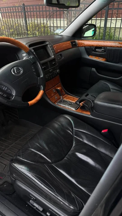 2003 Lexus LS 3rd Gen - Image 8 of 18