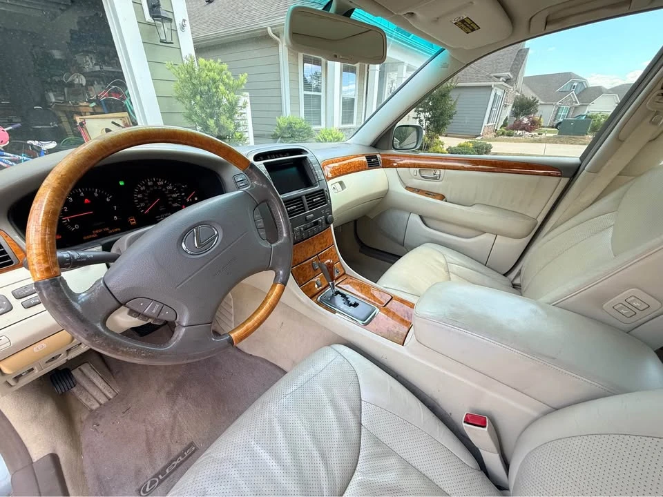 2003 Lexus LS 3rd Gen - Image 10 of 20