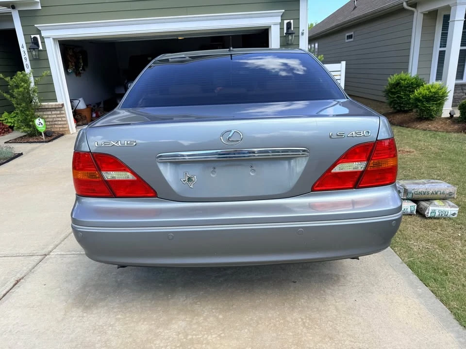 2003 Lexus LS 3rd Gen - Image 4 of 20