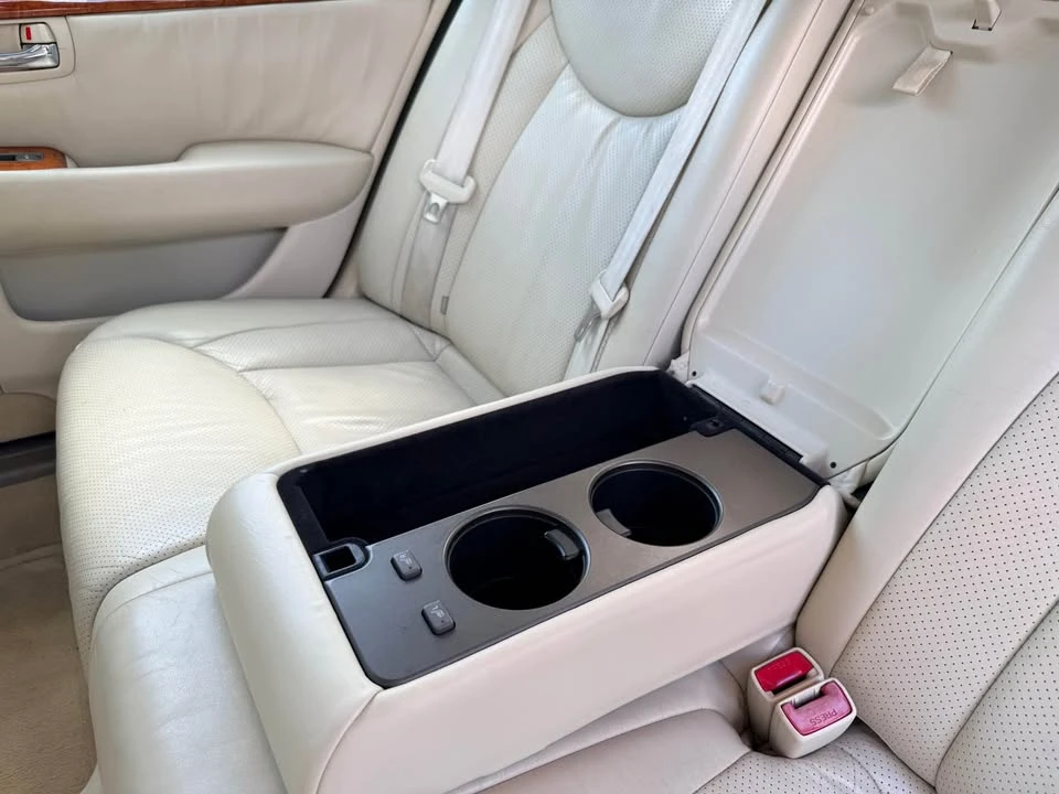 2003 Lexus LS 3rd Gen - Image 17 of 20