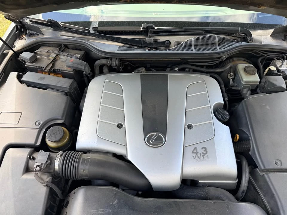 2003 Lexus LS 3rd Gen - Image 9 of 20