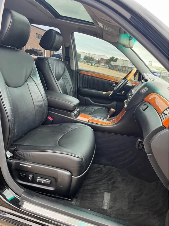 2003 Lexus LS 3rd Gen - Image 13 of 17