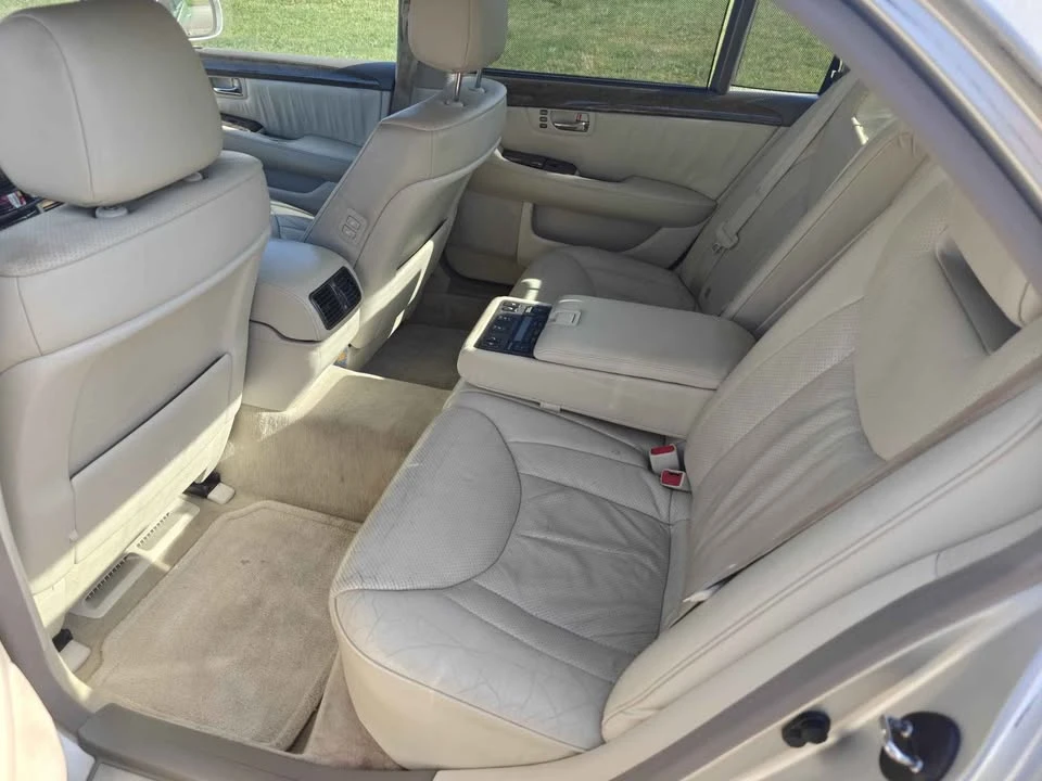 2003 Lexus LS 3rd Gen - Image 11 of 15