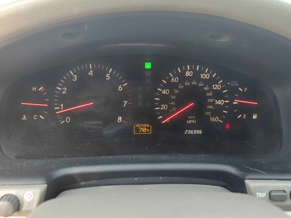 2003 Lexus LS 3rd Gen - Image 6 of 15