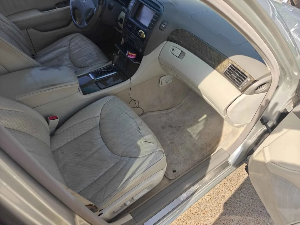 2003 Lexus LS 3rd Gen - Image 10 of 15